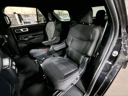 Used 2020 Ford Explorer XLT w/ Comfort Package AWD/4WD image 21