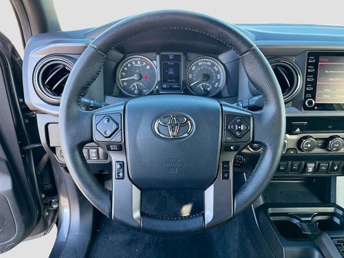 Used 2020 Toyota Tacoma TRD Off-Road w/ Technology Package image 11