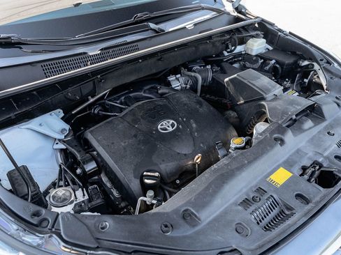 Used 2017 Toyota Highlander Limited image 20