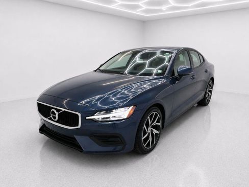 Used 2020 Volvo S60 T6 Momentum AWD/4WD image 7