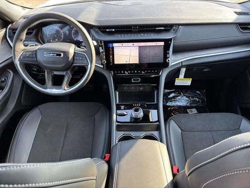 New 2026 Jeep Grand Cherokee Altitude AWD/4WD image 3