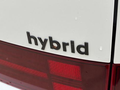 Used 2025 Hyundai Santa Fe Calligraphy FWD image 9