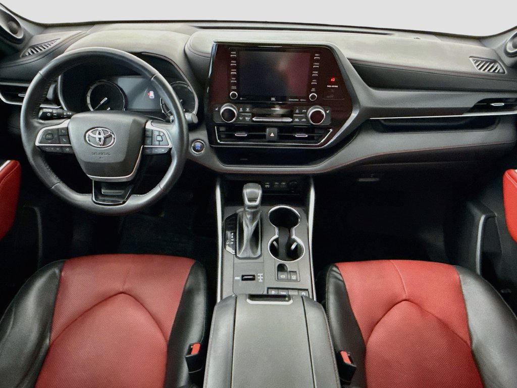 Used 2022 Toyota Highlander XSE FWD image 13