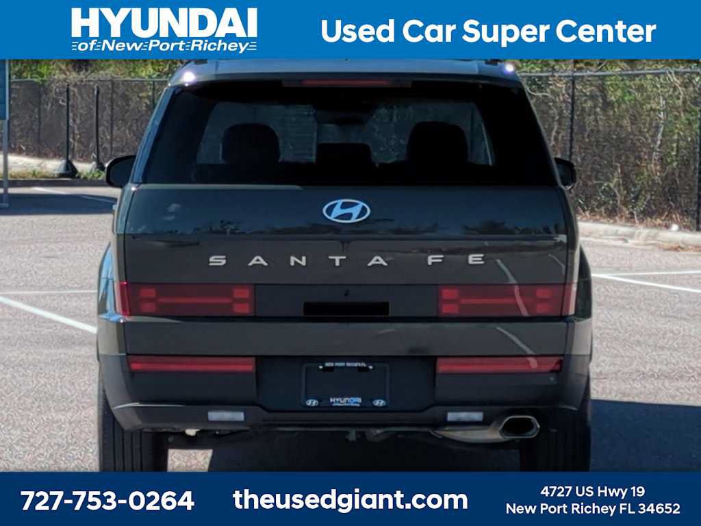 Used 2025 Hyundai Santa Fe SEL FWD image 4