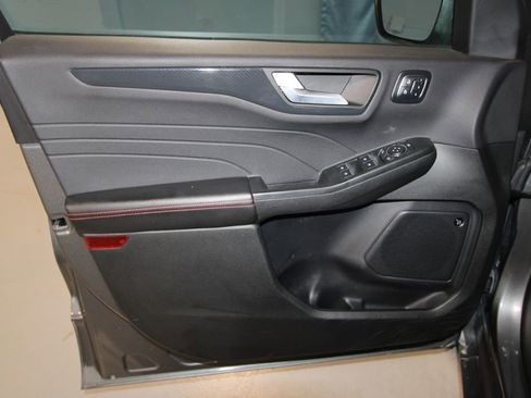 Used 2025 Ford Escape ST-Line Elite w/ Premium Technology Package image 5