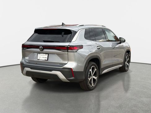 New 2025 Volkswagen Tiguan SE image 28