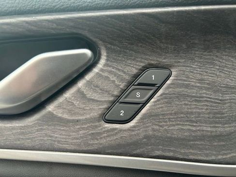 Used 2023 Jeep Grand Cherokee Limited w/ Luxury Tech Group II image 16