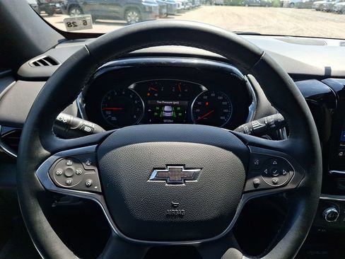 Used 2023 Chevrolet Traverse RS AWD/4WD image 19