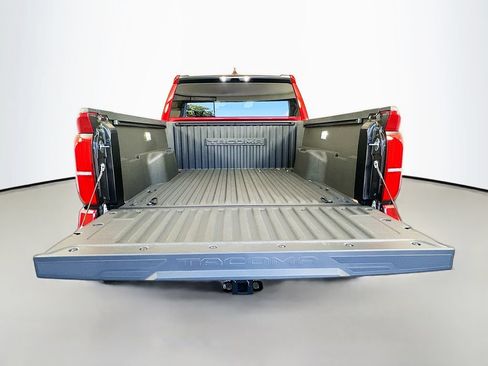 Certified 2026 Toyota Tacoma SR5 AWD/4WD image 25