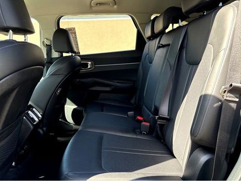 Used 2022 Kia Sorento S AWD/4WD image 18