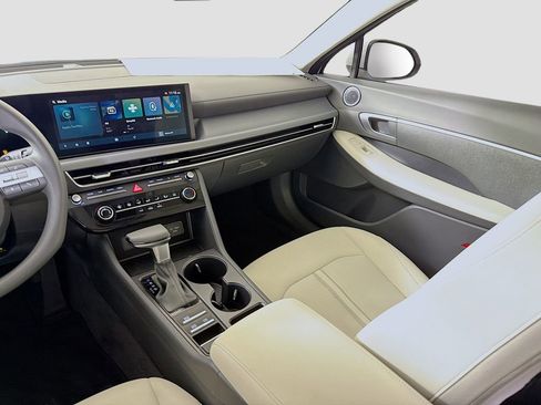 Used 2025 Hyundai Sonata SE image 24