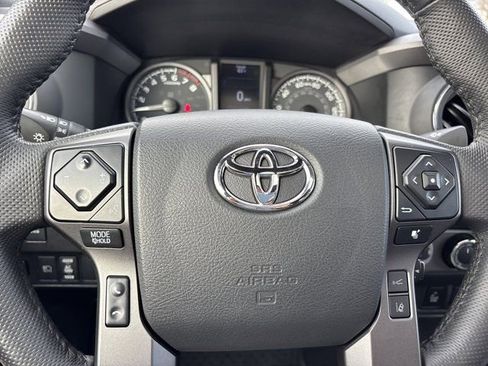 Used 2023 Toyota Tacoma TRD Off-Road w/ TRD Premium Off Road Package image 28