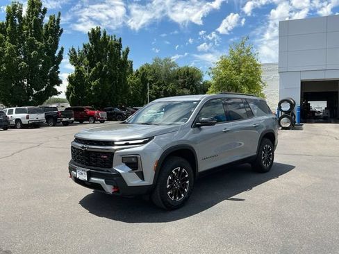 Used 2025 Chevrolet Traverse Z71 AWD/4WD image 8