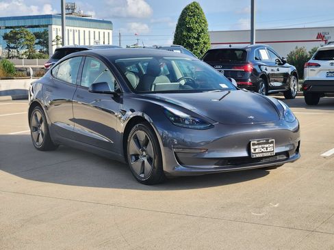 Used 2023 Tesla Model 3 Standard Range RWD image 3