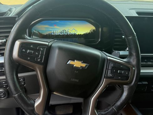 Used 2022 Chevrolet Silverado 1500 High Country w/ High Country Premium Package image 16