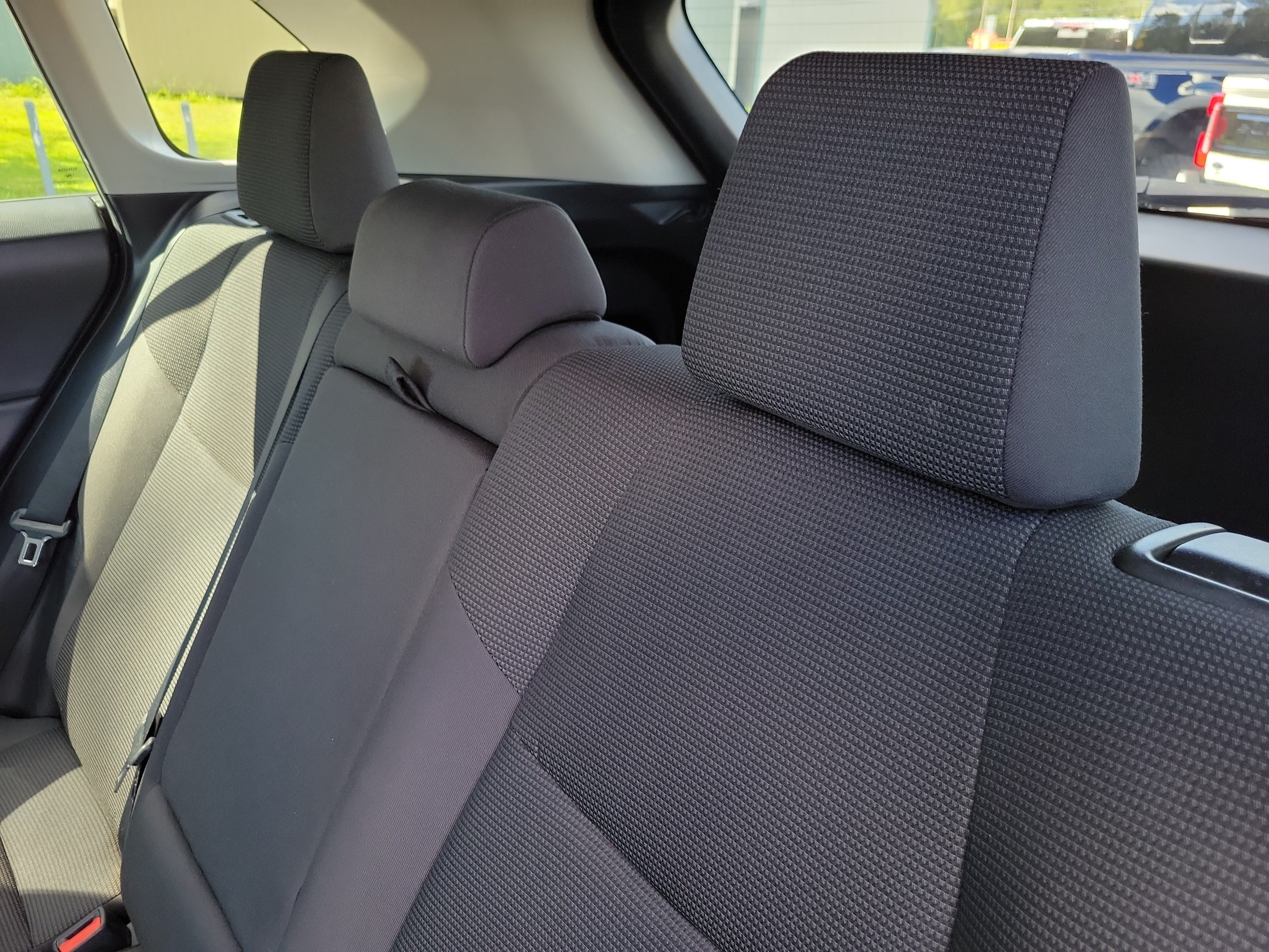Used 2019 Toyota RAV4 LE FWD image 18