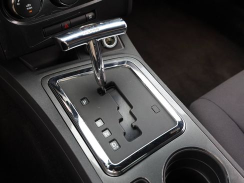 Used 2010 Dodge Challenger SE RWD image 34