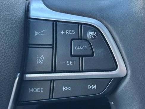 Used 2024 Toyota Highlander XSE FWD image 15