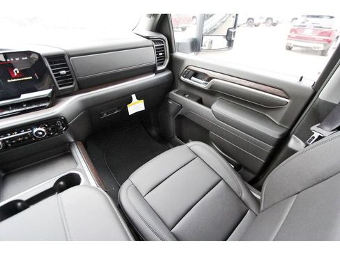 New 2026 GMC Sierra 3500 SLT w/ Texas SLT Premium Package image 10