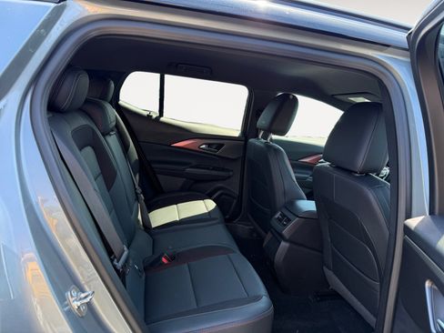 Used 2024 Chevrolet Equinox EV RS FWD image 18