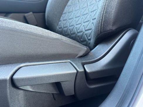 Certified 2025 Nissan Kicks SV image 18