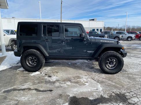 Used 2017 Jeep Wrangler Unlimited Rubicon w/ Cold Weather Group AWD/4WD image 7