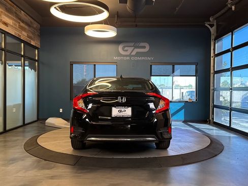 Used 2019 Honda Civic EX image 4