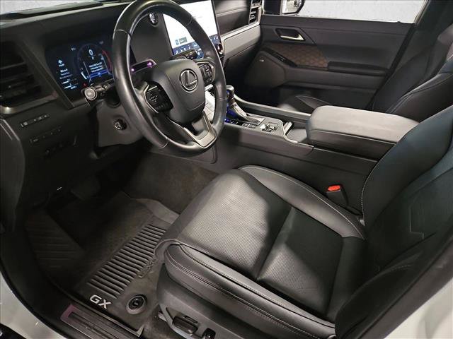 Used 2024 Lexus GX 550 w/ Cold Area Package AWD/4WD image 9