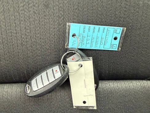 Used 2025 Nissan Altima 2.5 S FWD image 9