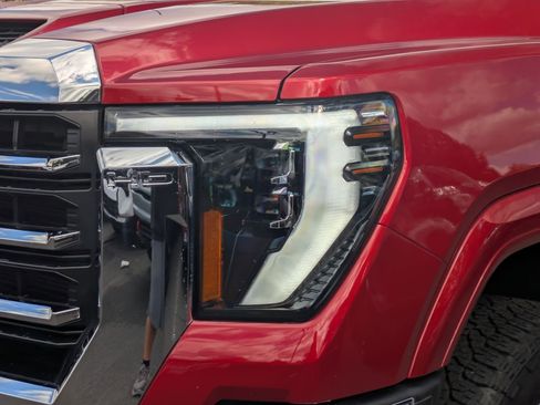 Used 2025 GMC Sierra 2500 SLT w/ SLT Premium Package image 7