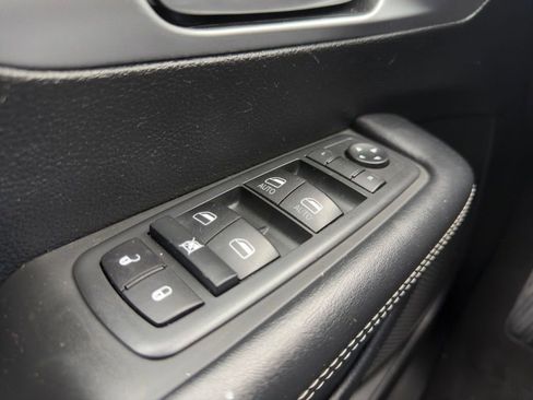 Used 2020 Chrysler Pacifica Touring w/ S Appearance Package FWD image 19