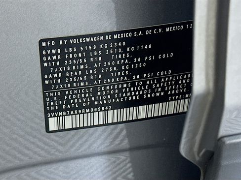 Used 2024 Volkswagen Tiguan SE FWD image 12