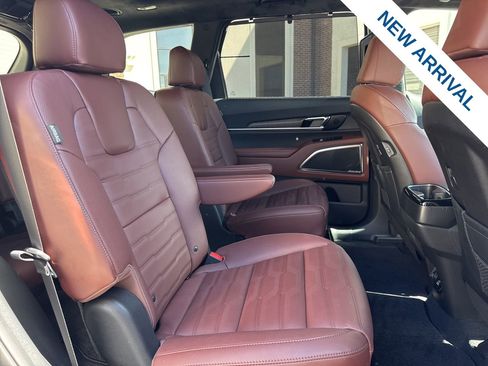 Used 2024 Kia Telluride SX Prestige AWD/4WD image 11