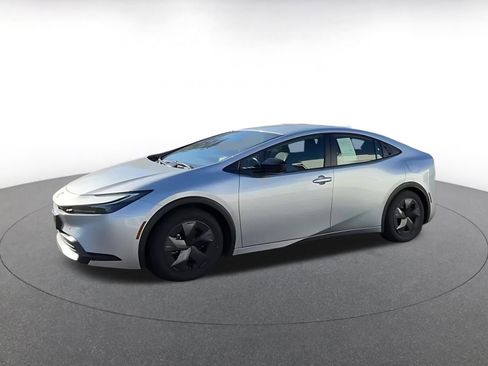 Used 2025 Toyota Prius LE image 7