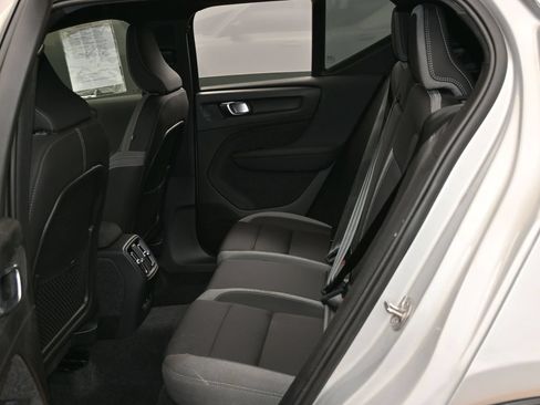 Used 2025 Volvo EX40 Core AWD/4WD image 30
