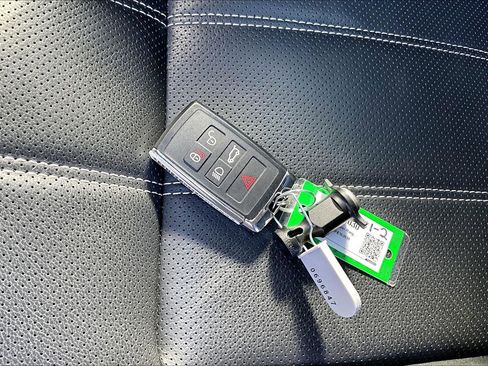 Used 2023 Land Rover Range Rover Velar HST image 11