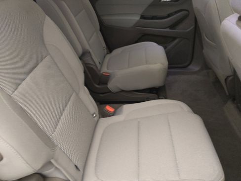 Used 2018 Chevrolet Traverse LT FWD image 19