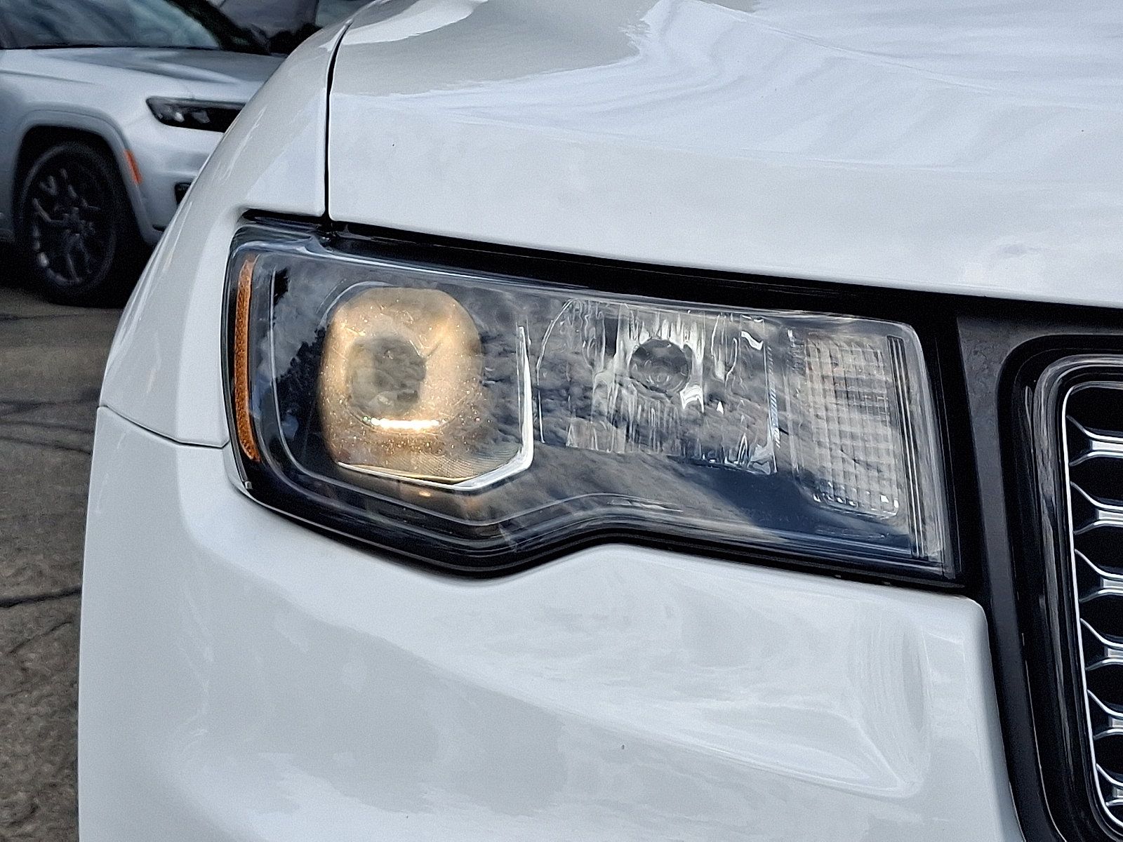 Certified 2021 Jeep Grand Cherokee Laredo X AWD/4WD image 9