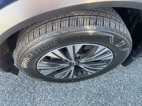 Used 2023 Nissan Rogue SV AWD/4WD image 4