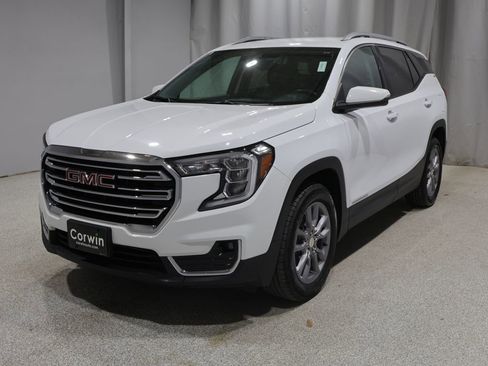 Used 2024 GMC Terrain SLT AWD/4WD image 7
