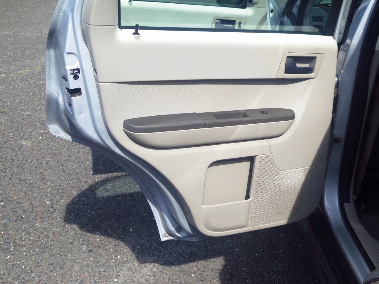 Used 2008 Ford Escape XLS FWD image 17