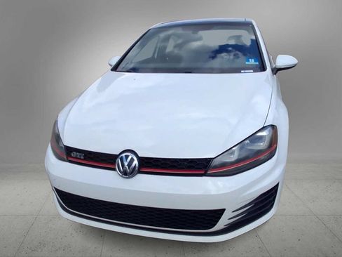 Used 2015 Volkswagen GTI S FWD image 3