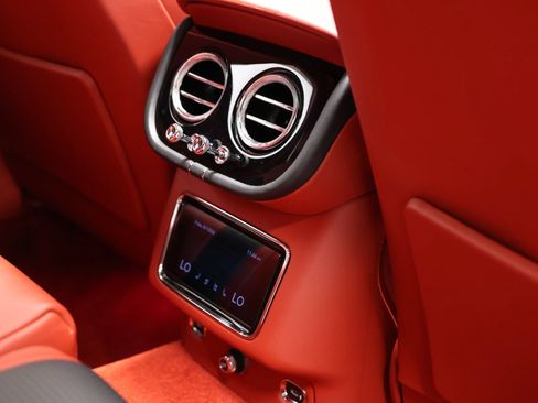 Used 2022 Bentley Bentayga AWD/4WD image 94