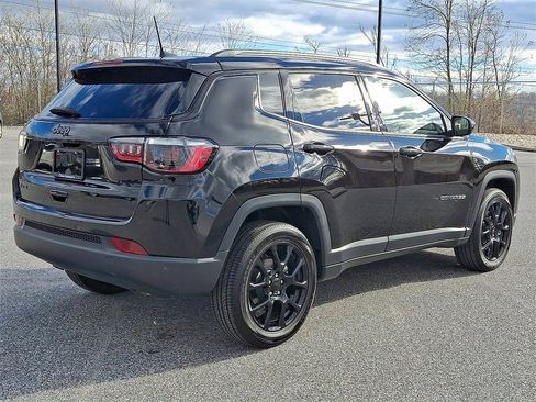 Used 2024 Jeep Compass Latitude w/ Convenience Group image 10