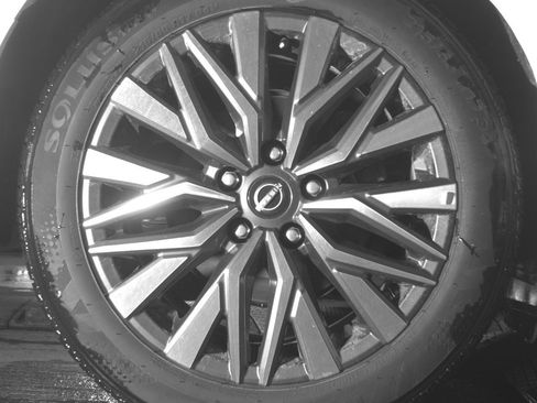 Used 2025 Nissan Altima 2.5 SV FWD image 15