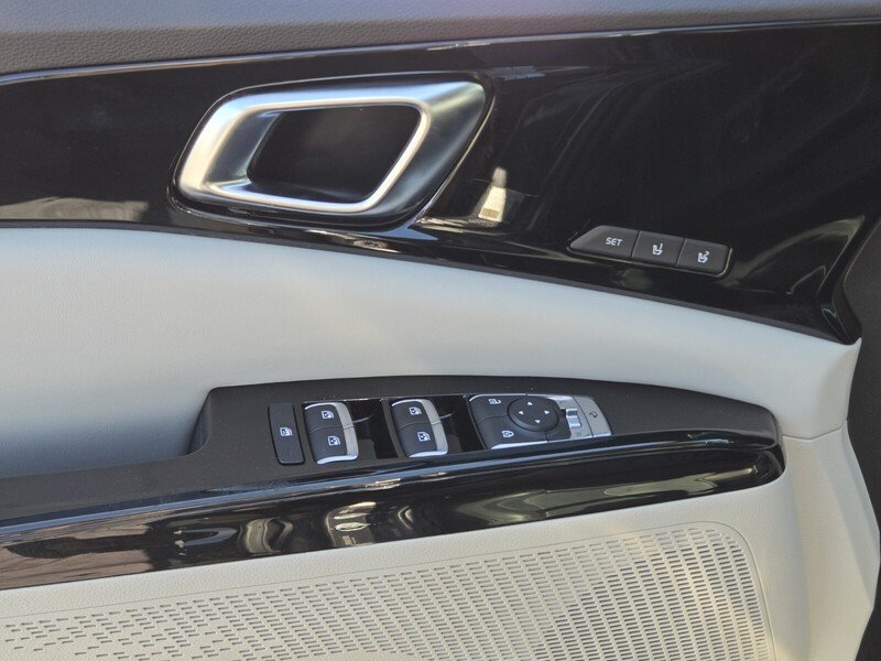 Certified 2022 Kia Carnival SX Prestige FWD image 18