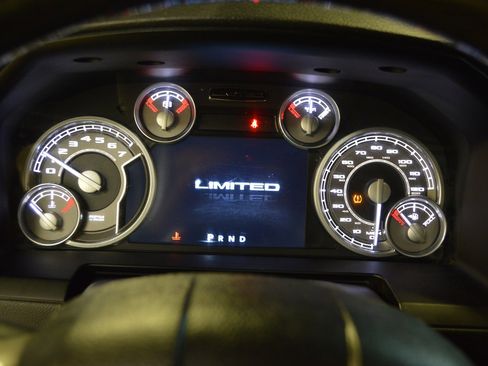 Used 2015 RAM 1500 Limited image 17