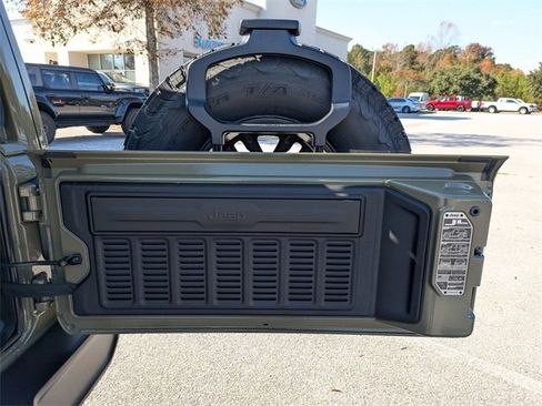 New 2026 Jeep Wrangler Rubicon w/ Xtreme 35 Tire Package image 31