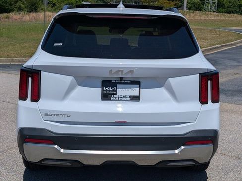 Used 2025 Kia Sorento S w/ Panoramic Sunroof Package FWD image 19