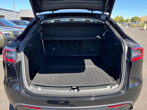 Used 2023 Tesla Model Y Performance AWD/4WD image 18
